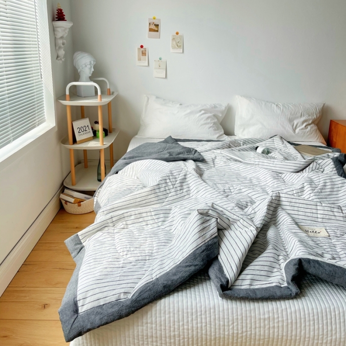 91家纺网 家纺一手货源 找家纺 尚品本色 2023新款水洗棉夏被 白细条