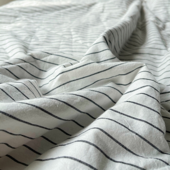 91家纺网 家纺一手货源 找家纺 尚品本色 2023新款水洗棉夏被 白细条