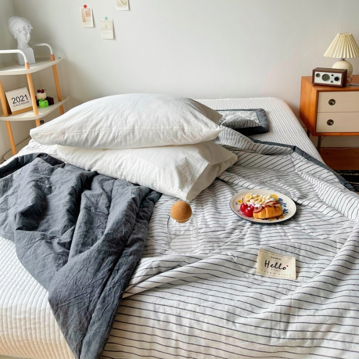 91家纺网 家纺一手货源 找家纺 尚品本色 2023新款水洗棉夏被 白细条