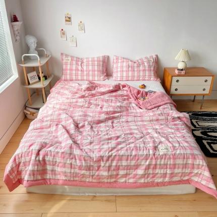 91家纺网 家纺一手货源 找家纺 尚品本色 2023新款水洗棉夏被 草莓格