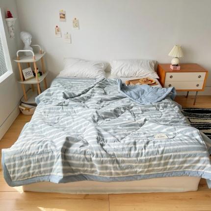 91家纺网 家纺一手货源 找家纺 尚品本色 2023新款水洗棉夏被 蓝白宽条