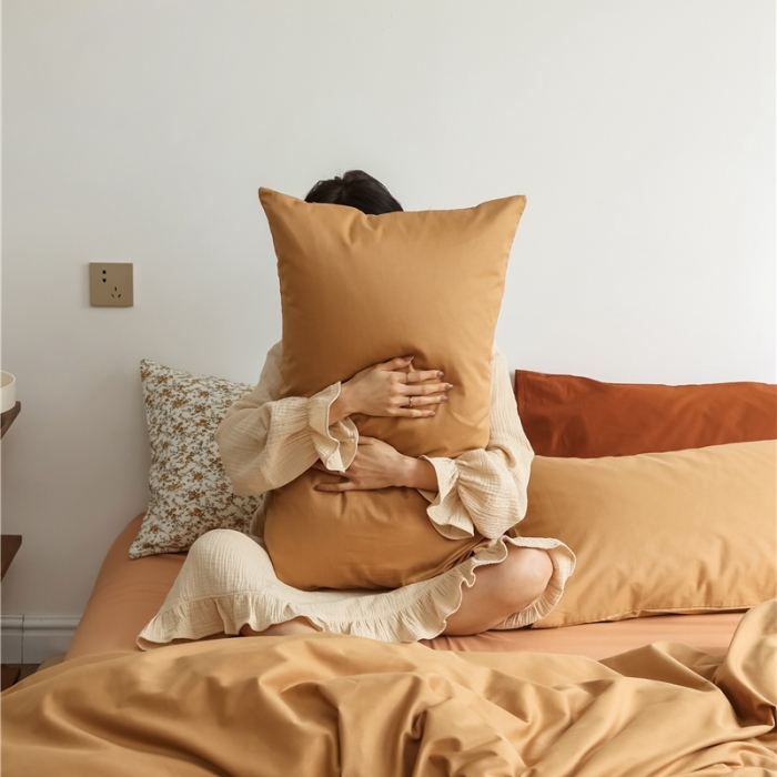 91家纺网 家纺一手货源 找家纺 棉眠 2021新款全棉纯色撞色新款四件套-棚拍图 咖啡奶茶