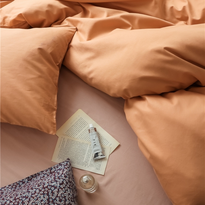 91家纺网 家纺一手货源 找家纺 棉眠 2021新款全棉纯色撞色新款四件套-棚拍图 奶茶粉