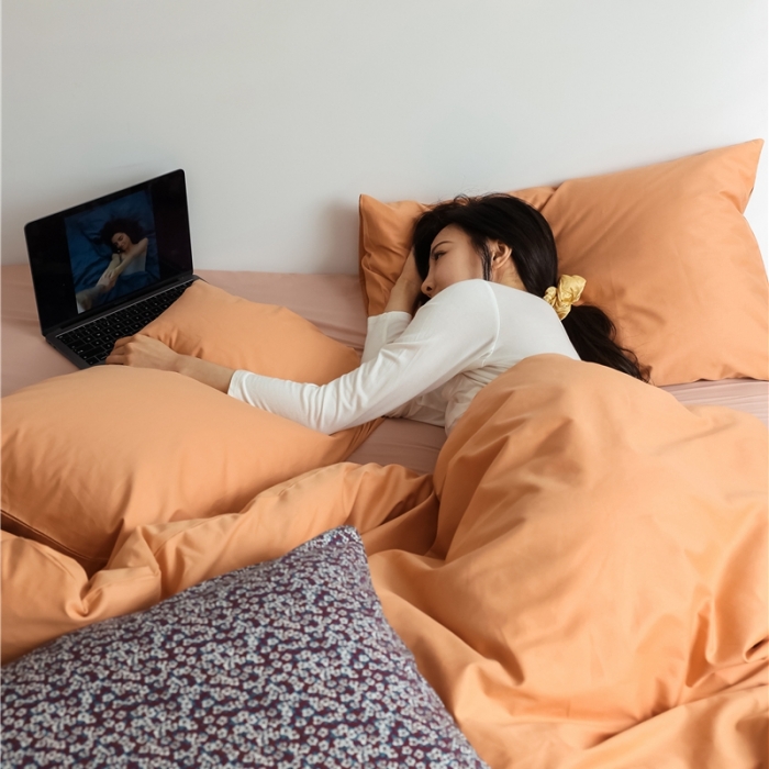 91家纺网 家纺一手货源 找家纺 棉眠 2021新款全棉纯色撞色新款四件套-棚拍图 奶茶粉