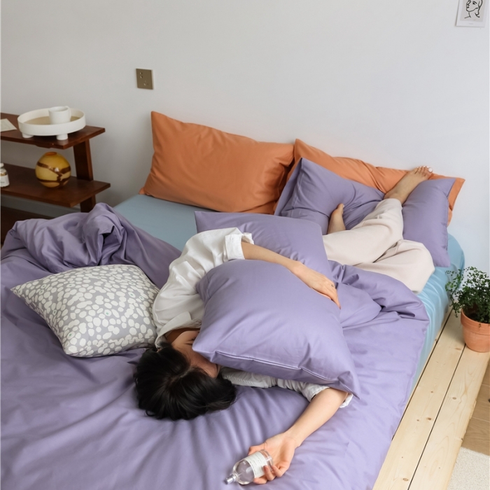 91家纺网 家纺一手货源 找家纺 棉眠 2021新款全棉纯色撞色新款四件套-棚拍图 紫兰