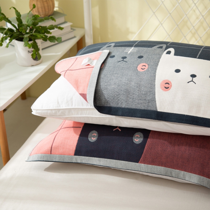 91家纺网 家纺一手货源 找家纺 朴尔新款卡通AB组合全棉四层纱布枕巾一对 两只小猫-藏青