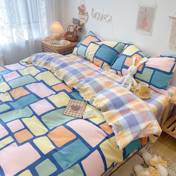 91家纺网 家纺一手货源 找家纺 2022年新款卡通系列全棉印花四件套实拍图直播爆款 彩格拼图