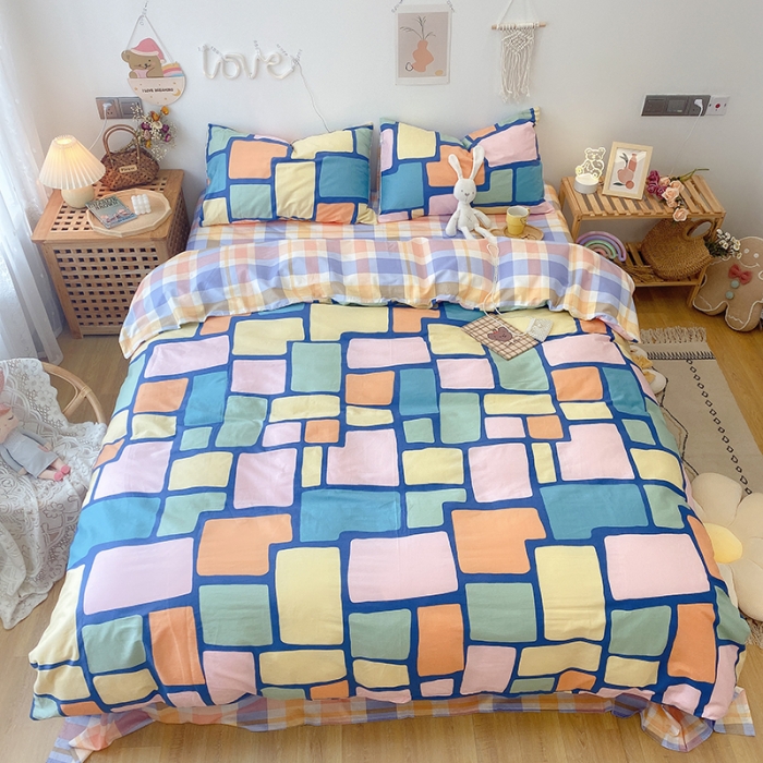 91家纺网 家纺一手货源 找家纺 2022年新款卡通系列全棉印花四件套实拍图直播爆款 彩格拼图