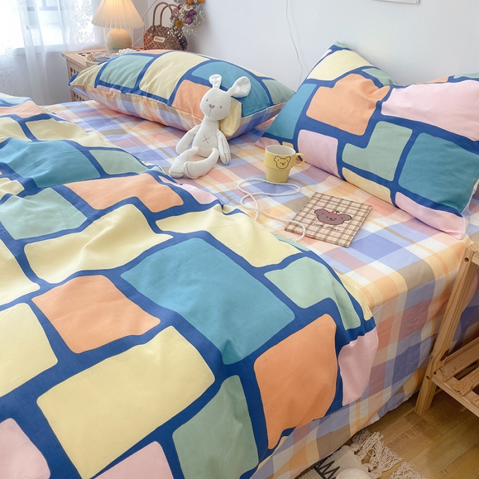 91家纺网 家纺一手货源 找家纺 2022年新款卡通系列全棉印花四件套实拍图直播爆款 彩格拼图