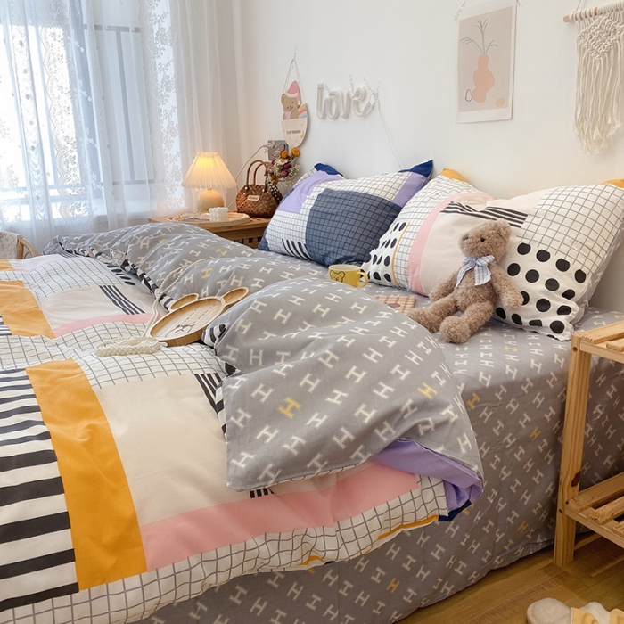 91家纺网 家纺一手货源 找家纺 2022年新款卡通系列全棉印花四件套实拍图直播爆款 几何点点