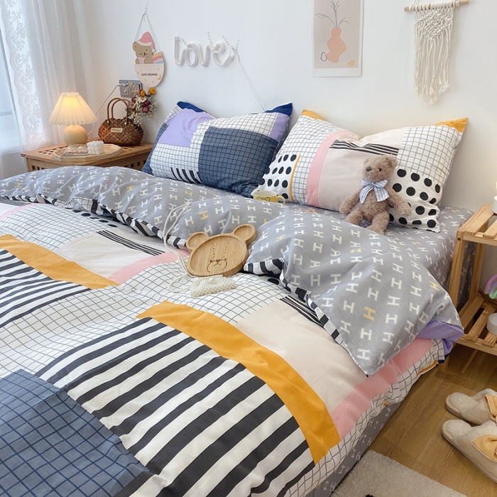 91家纺网 家纺一手货源 找家纺 2022年新款卡通系列全棉印花四件套实拍图直播爆款 几何点点