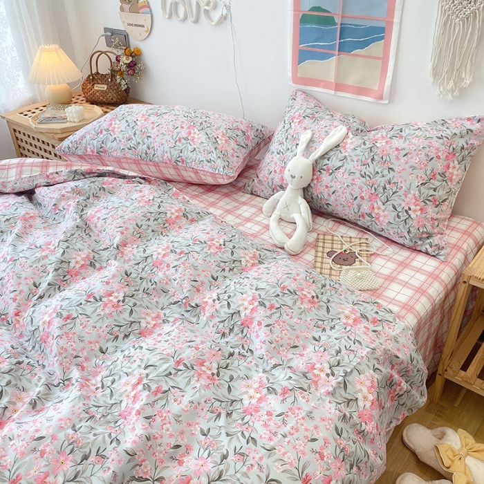 91家纺网 家纺一手货源 找家纺 2022年新款卡通系列全棉印花四件套实拍图直播爆款 甜心花蕊