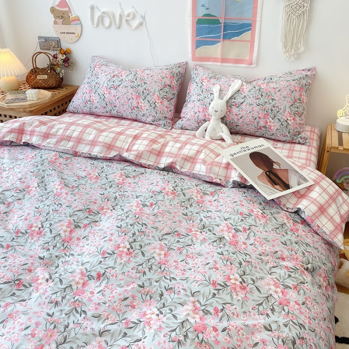 91家纺网 家纺一手货源 找家纺 2022年新款卡通系列全棉印花四件套实拍图直播爆款 甜心花蕊