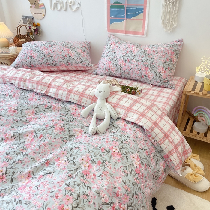 91家纺网 家纺一手货源 找家纺 2022年新款卡通系列全棉印花四件套实拍图直播爆款 甜心花蕊