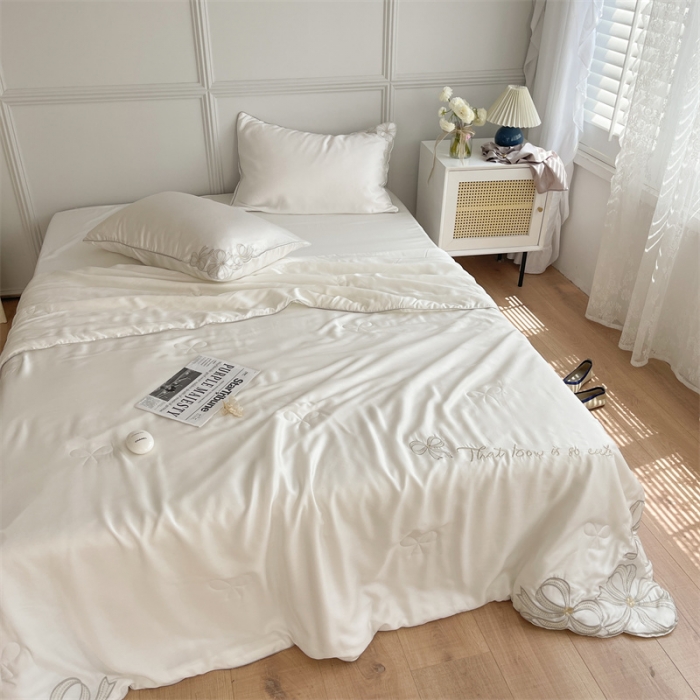 91家纺网 家纺一手货源 找家纺 星野家居 2021新款80s天丝夏被系列 蝴蝶结白