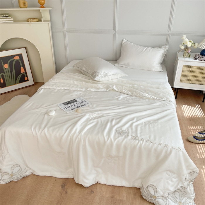 91家纺网 家纺一手货源 找家纺 星野家居 2021新款80s天丝夏被系列 蝴蝶结白