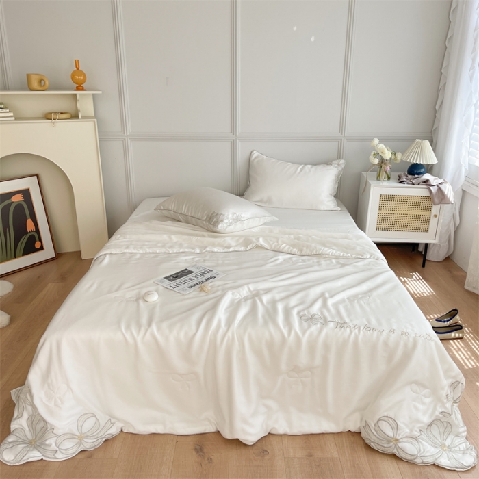 91家纺网 家纺一手货源 找家纺 星野家居 2021新款80s天丝夏被系列 蝴蝶结白
