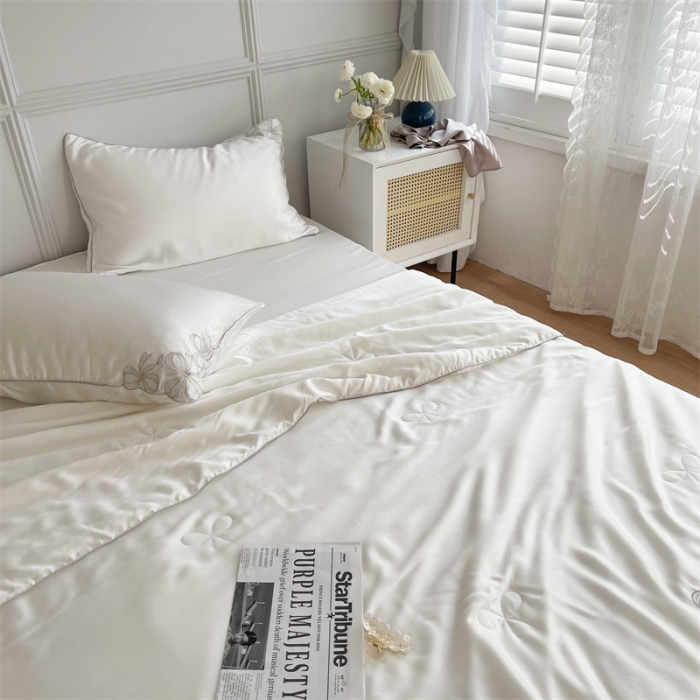 91家纺网 家纺一手货源 找家纺 星野家居 2021新款80s天丝夏被系列 蝴蝶结白