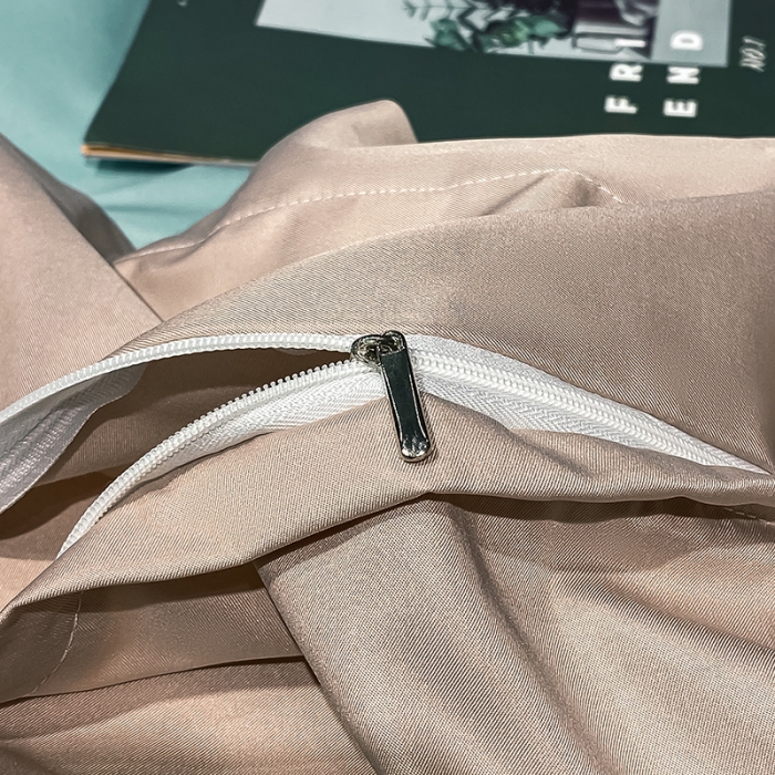 91家纺网 家纺一手货源 找家纺 狂想家 2025新款水洗真丝刺绣四件套-唯爱系列实拍图静谧蓝