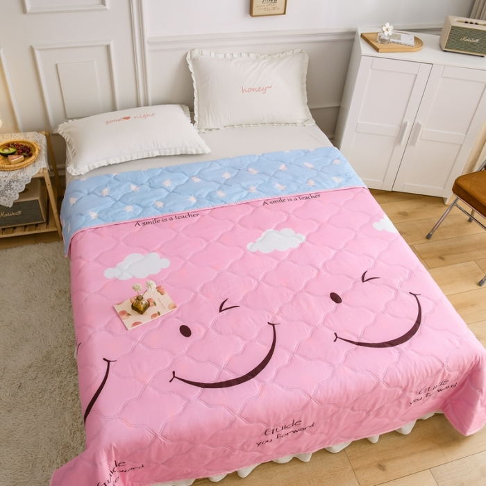 91家纺网 家纺一手货源 找家纺 百花王 2021新款芦荟棉夏凉被 欢乐颂