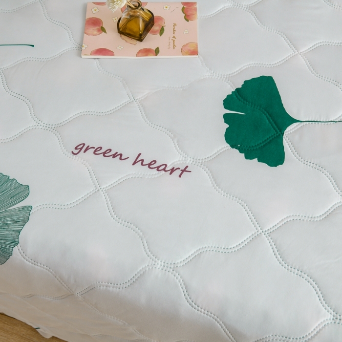 91家纺网 家纺一手货源 找家纺 百花王 2021新款芦荟棉夏凉被 银杏叶