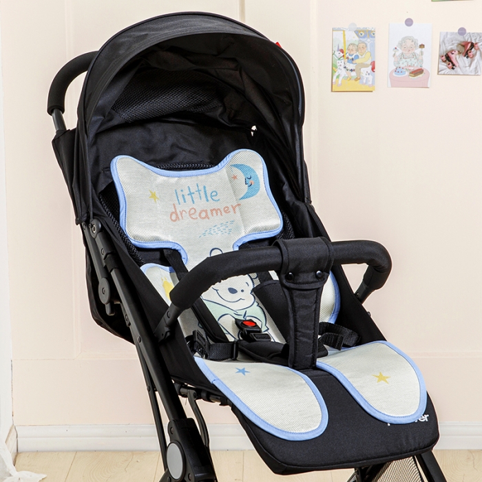 91家纺网 家纺一手货源 找家纺 小芽家居 2024新款推车系列凉垫 小熊维尼