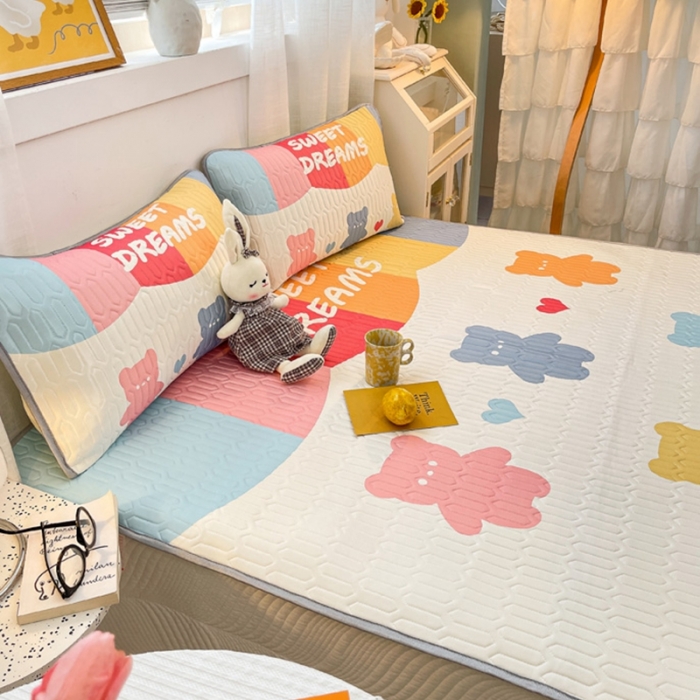 91家纺网 家纺一手货源 找家纺 金爱家 2021新款卡通乳胶凉席三件套  软糖熊