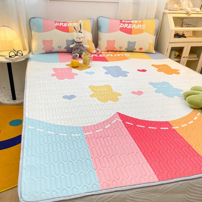 91家纺网 家纺一手货源 找家纺 金爱家 2021新款卡通乳胶凉席三件套  软糖熊