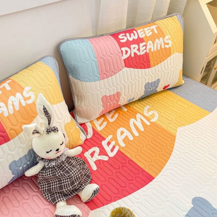 91家纺网 家纺一手货源 找家纺 金爱家 2021新款卡通乳胶凉席三件套  软糖熊