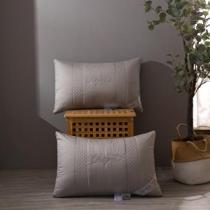 91家纺网 家纺一手货源 找家纺 九州枕芯 吸湿安睡枕