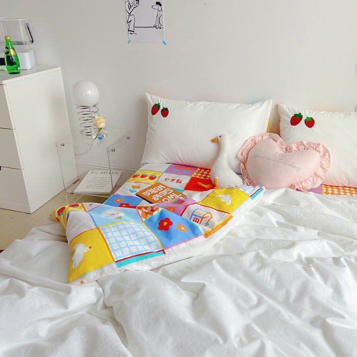 91家纺网 家纺一手货源 找家纺 雅居纺家纺 2022新款全棉水洗棉绣花四件套 草莓