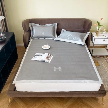 91家纺网 家纺一手货源 找家纺 （总）时年家纺 2021新款水洗冰露丝养生凉席数码印花-轻奢