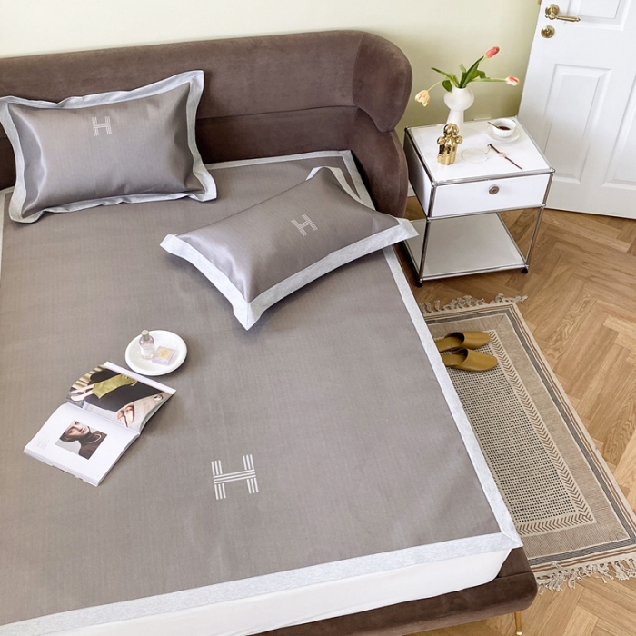 91家纺网 家纺一手货源 找家纺 （总）时年家纺 2021新款水洗冰露丝养生凉席数码印花-轻奢