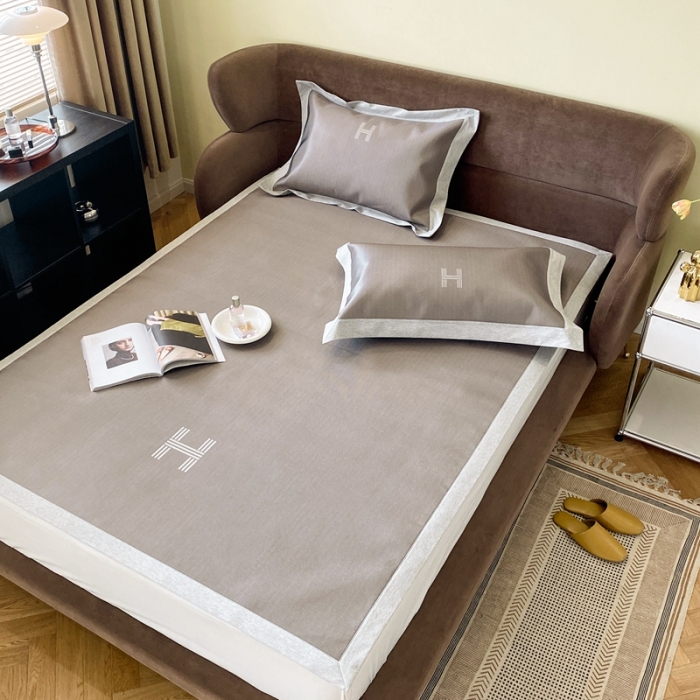 91家纺网 家纺一手货源 找家纺 时年家纺 2021新款水洗冰露丝养生凉席数码印花-轻奢 H-咖色