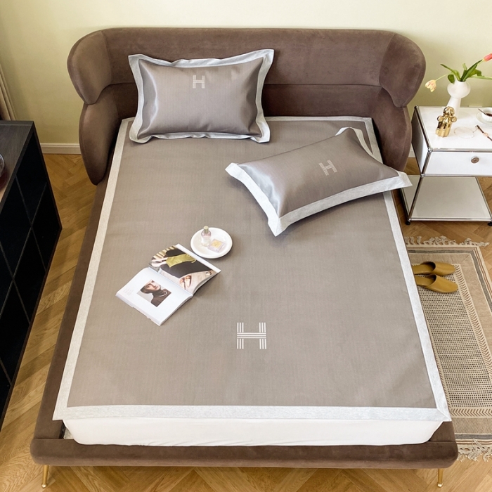 91家纺网 家纺一手货源 找家纺 时年家纺 2021新款水洗冰露丝养生凉席数码印花-轻奢 H-咖色