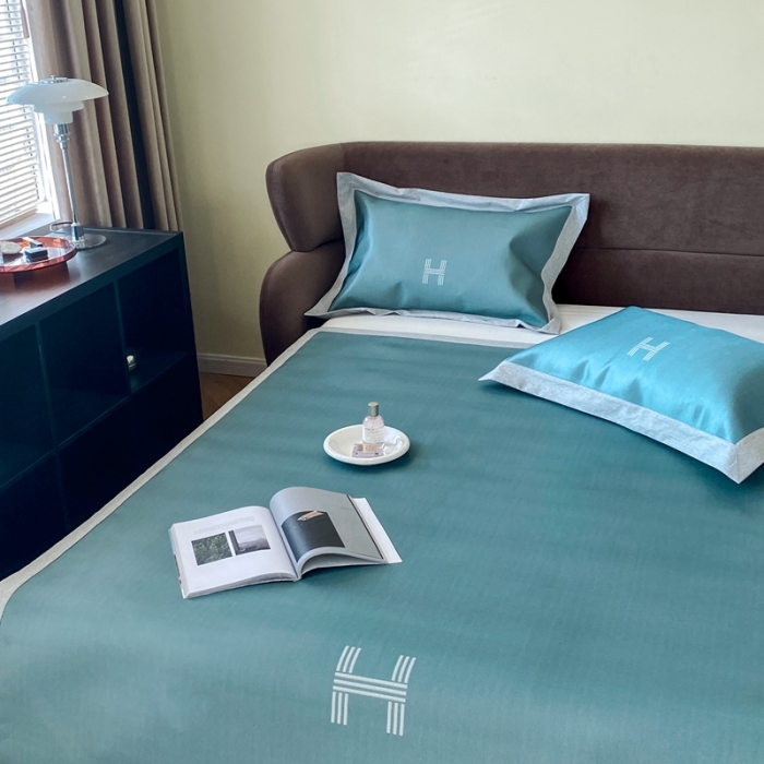 91家纺网 家纺一手货源 找家纺 时年家纺 2021新款水洗冰露丝养生凉席数码印花-轻奢 H-墨绿