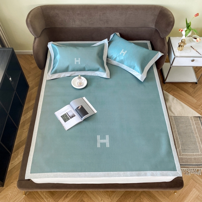 91家纺网 家纺一手货源 找家纺 时年家纺 2021新款水洗冰露丝养生凉席数码印花-轻奢 H-墨绿