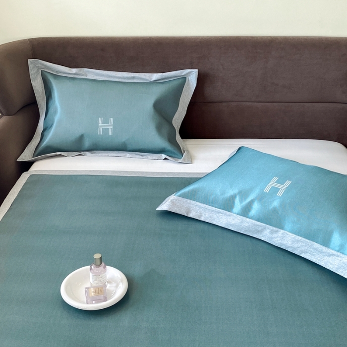 91家纺网 家纺一手货源 找家纺 时年家纺 2021新款水洗冰露丝养生凉席数码印花-轻奢 H-墨绿