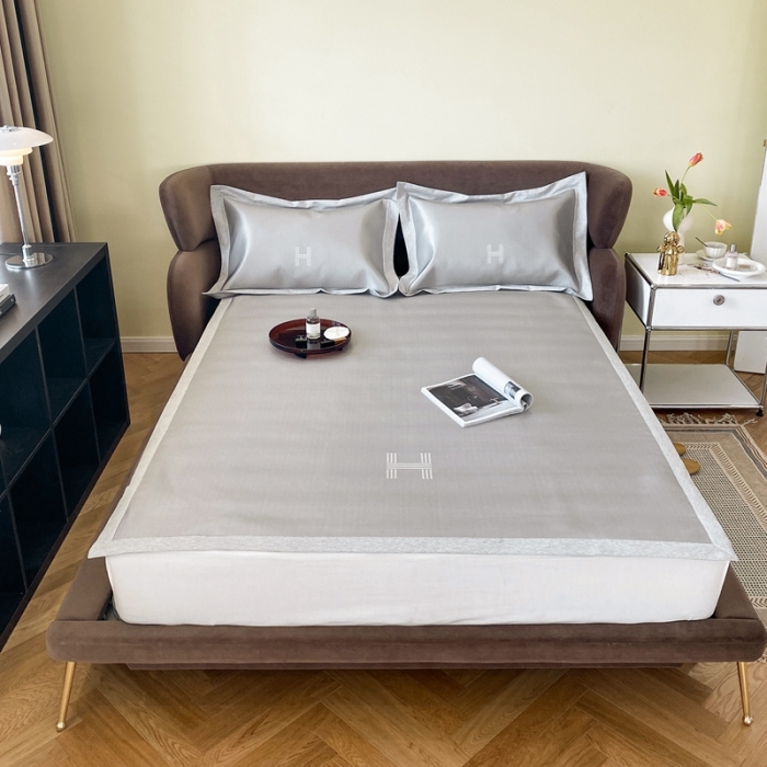 91家纺网 家纺一手货源 找家纺 时年家纺 2021新款水洗冰露丝养生凉席数码印花-轻奢 H-浅灰