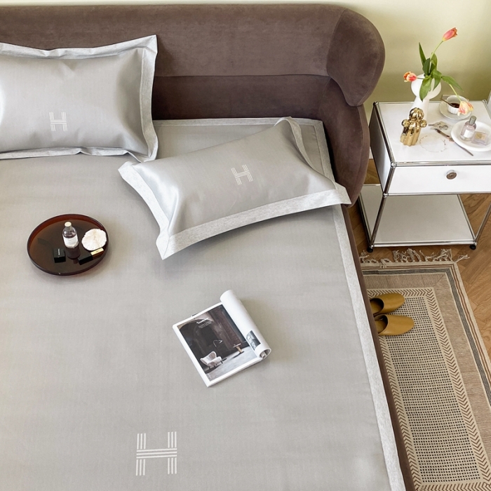 91家纺网 家纺一手货源 找家纺 时年家纺 2021新款水洗冰露丝养生凉席数码印花-轻奢 H-浅灰