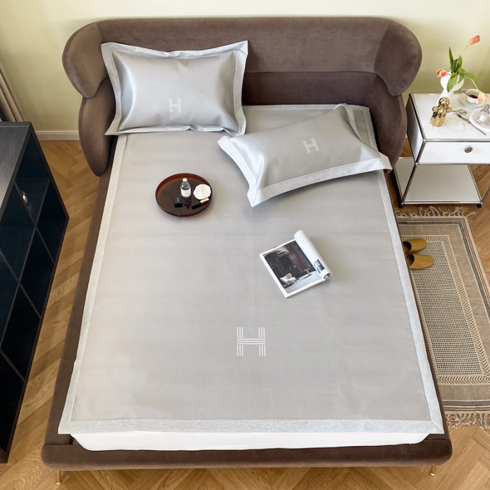 91家纺网 家纺一手货源 找家纺 时年家纺 2021新款水洗冰露丝养生凉席数码印花-轻奢 H-浅灰