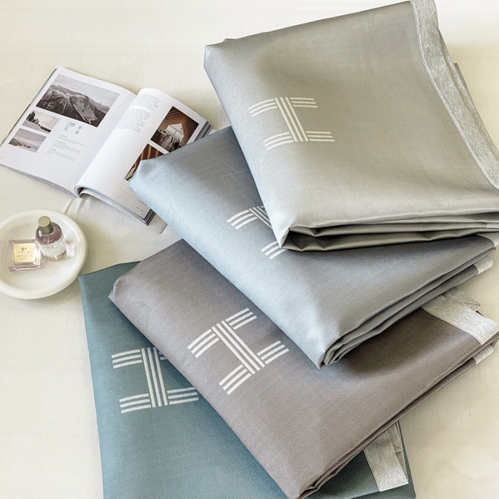 91家纺网 家纺一手货源 找家纺 时年家纺 2021新款水洗冰露丝养生凉席数码印花-轻奢 H-浅灰