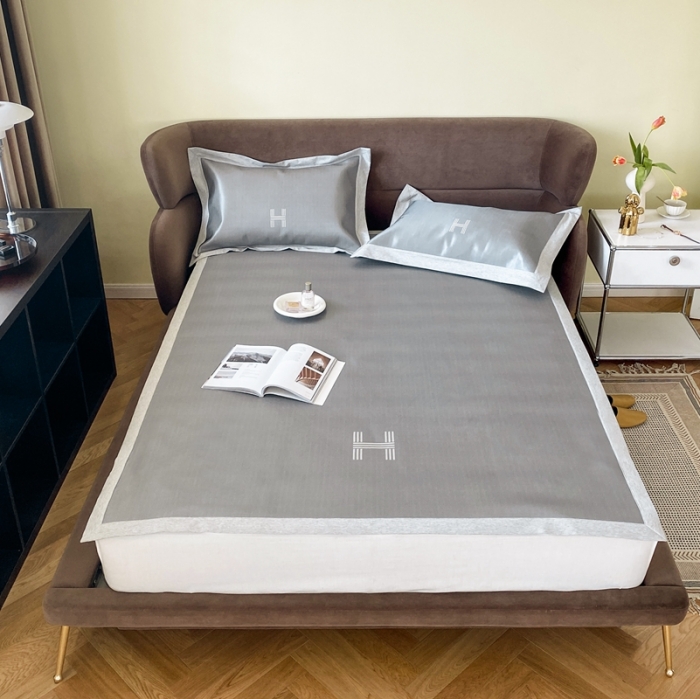 91家纺网 家纺一手货源 找家纺 时年家纺 2021新款水洗冰露丝养生凉席数码印花-轻奢 H-深灰