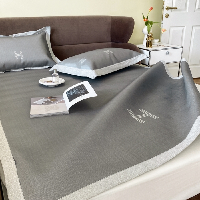 91家纺网 家纺一手货源 找家纺 时年家纺 2021新款水洗冰露丝养生凉席数码印花-轻奢 H-深灰