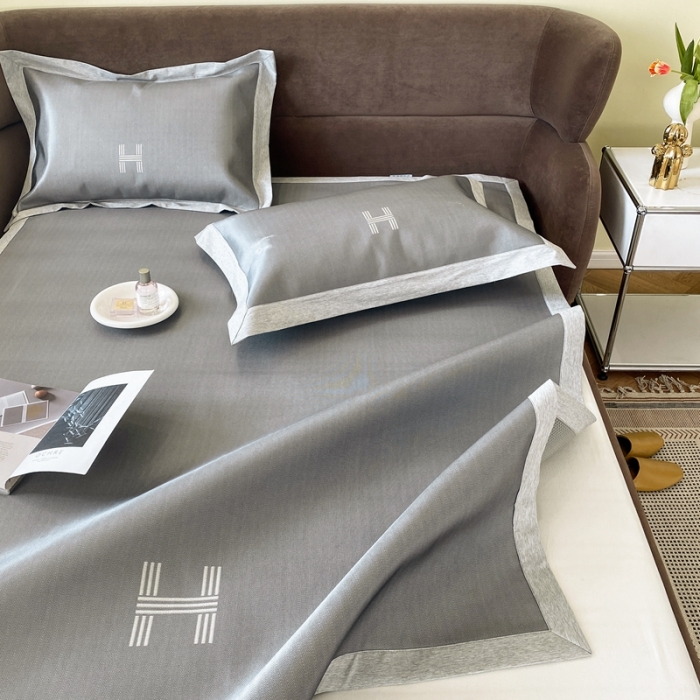 91家纺网 家纺一手货源 找家纺 时年家纺 2021新款水洗冰露丝养生凉席数码印花-轻奢 H-深灰