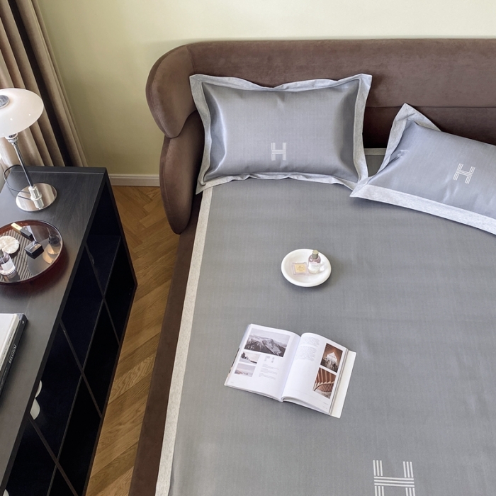 91家纺网 家纺一手货源 找家纺 时年家纺 2021新款水洗冰露丝养生凉席数码印花-轻奢 H-深灰