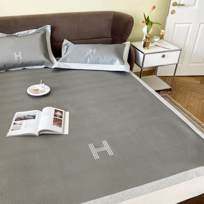 91家纺网 家纺一手货源 找家纺 时年家纺 2021新款水洗冰露丝养生凉席数码印花-轻奢 H-深灰