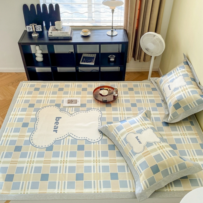 91家纺网 家纺一手货源 找家纺 时年家纺 2021新款水洗冰露丝养生凉席数码印花-轻奢 格子熊