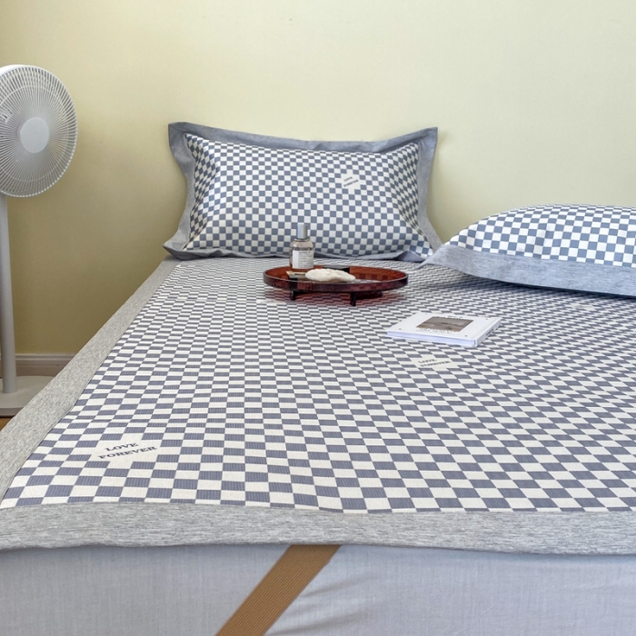 91家纺网 家纺一手货源 找家纺 时年家纺 2021新款水洗冰露丝养生凉席数码印花-轻奢 棋盘格