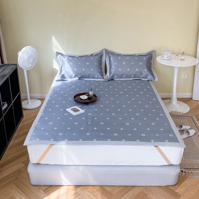 91家纺网 家纺一手货源 找家纺 时年家纺 2021新款水洗冰露丝养生凉席数码印花-轻奢 四叶草